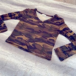 Ladies Long sleeve Camo crop top